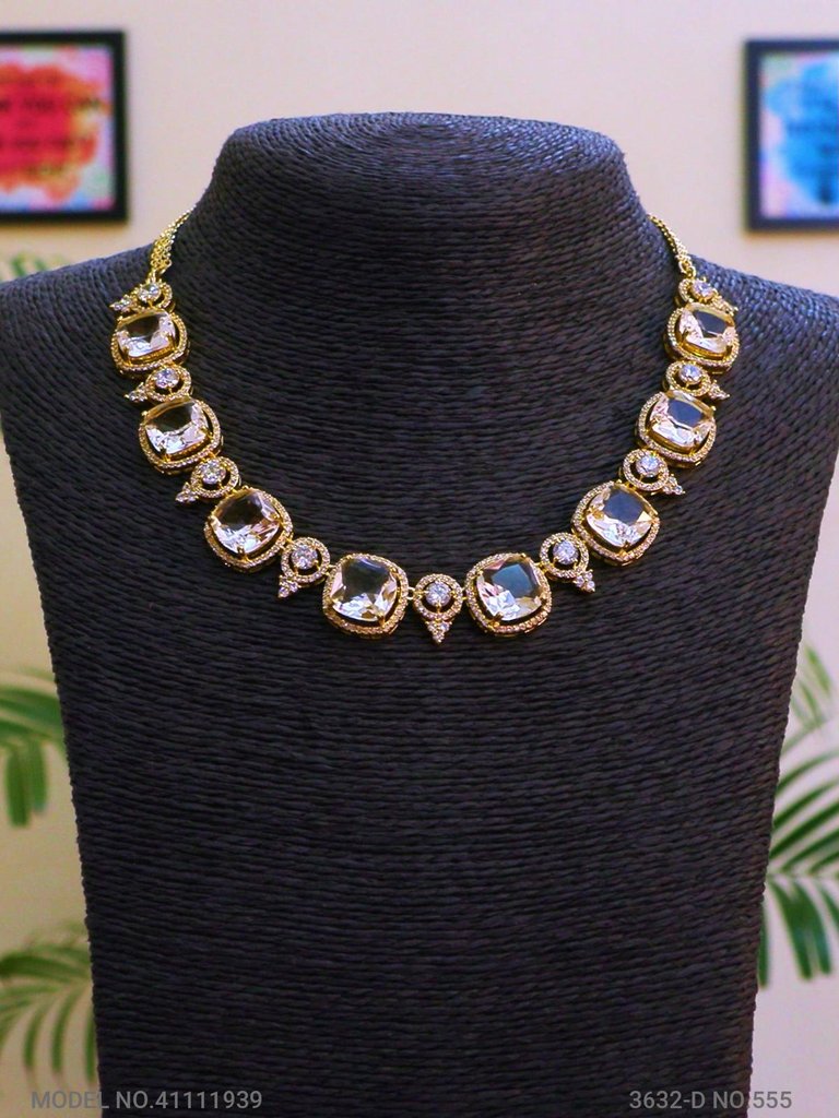 Be a Showstopper in any Party ! - View A