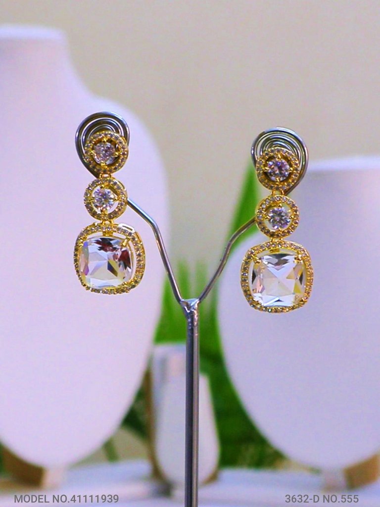 Be a Showstopper in any Party ! - View B