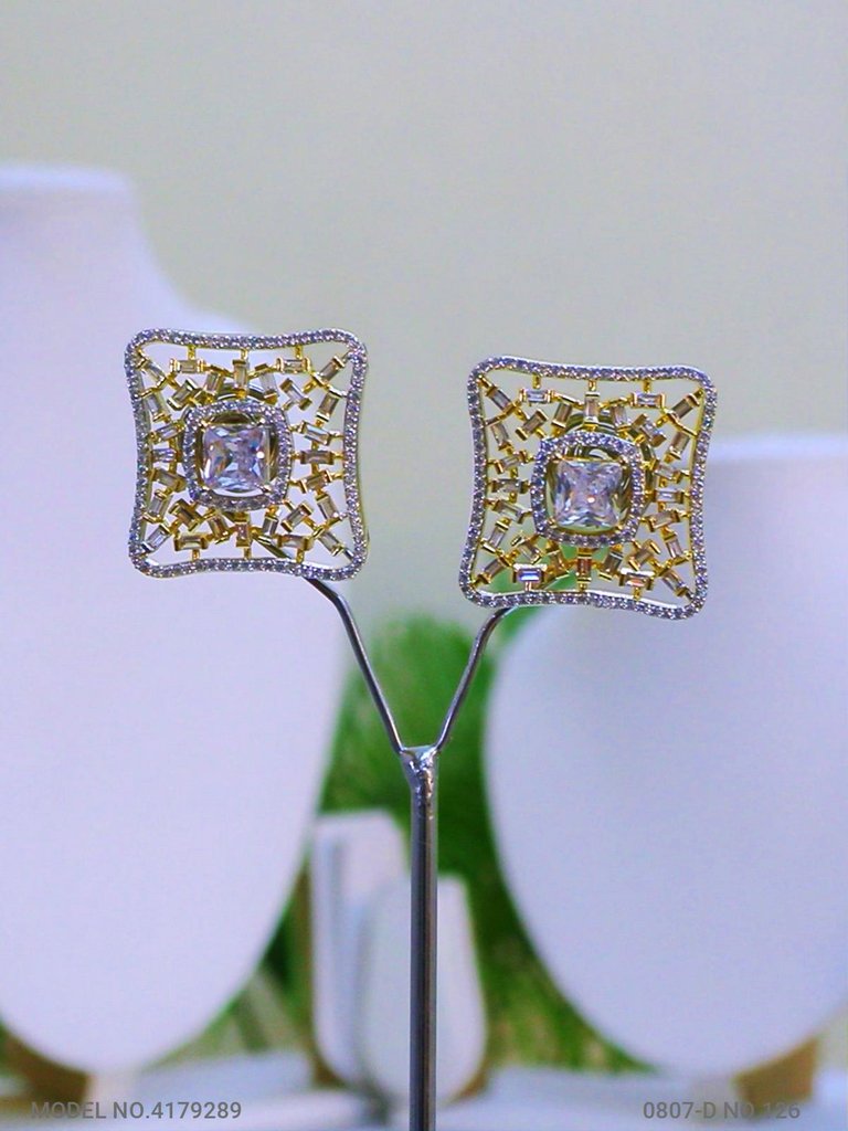 Valentine Gift | Classy Zircon Stud - Amaara World