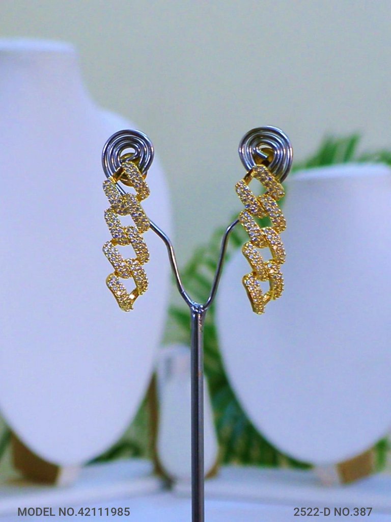 Classic Necklace Set - View B