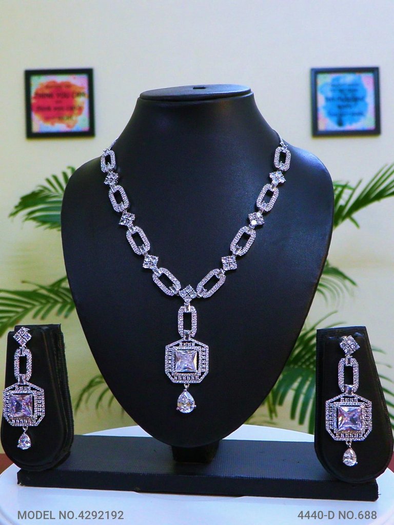 Traditional American Diamond Set - Amaara World