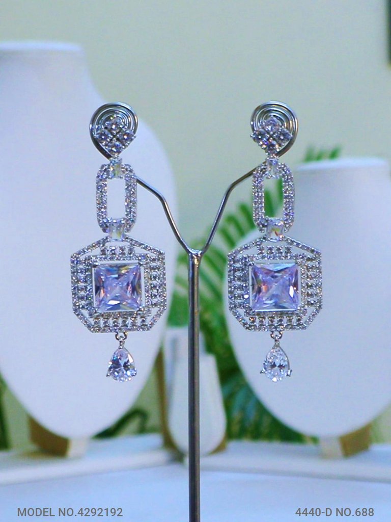 Traditional American Diamond Set - View B