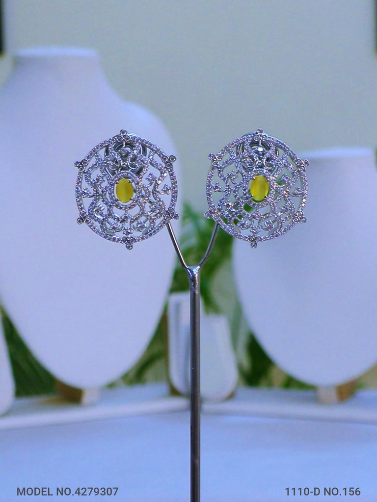 Diamond Looks Cz studs