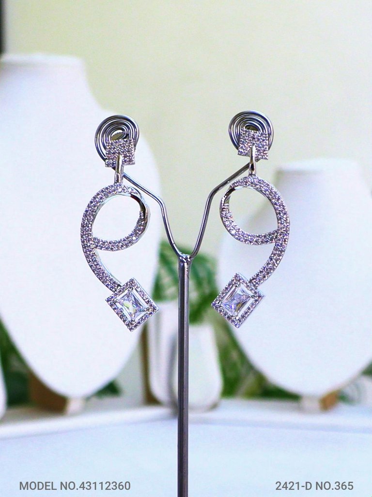 Classical Yet Trendy | Jewelry Set - View B