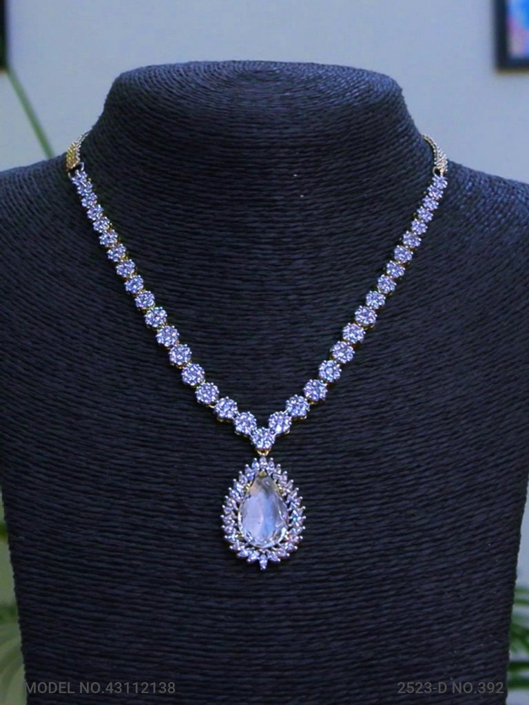 Bold Attitude | Necklace Set - View A