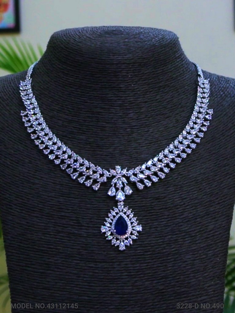 Necklace Set crafted for bold Women - View A