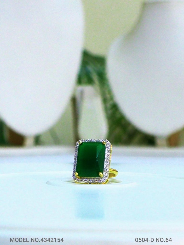 Royal Spark Ring - Style 2 - Amaara World