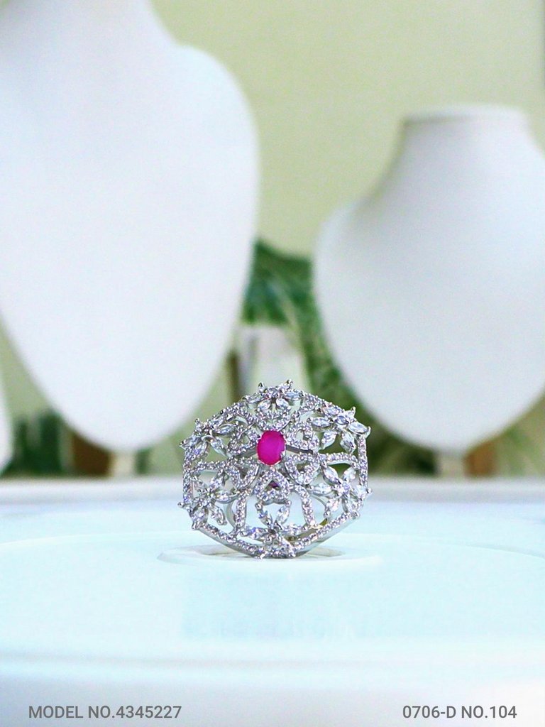 Royal Spark Ring - Amaara World
