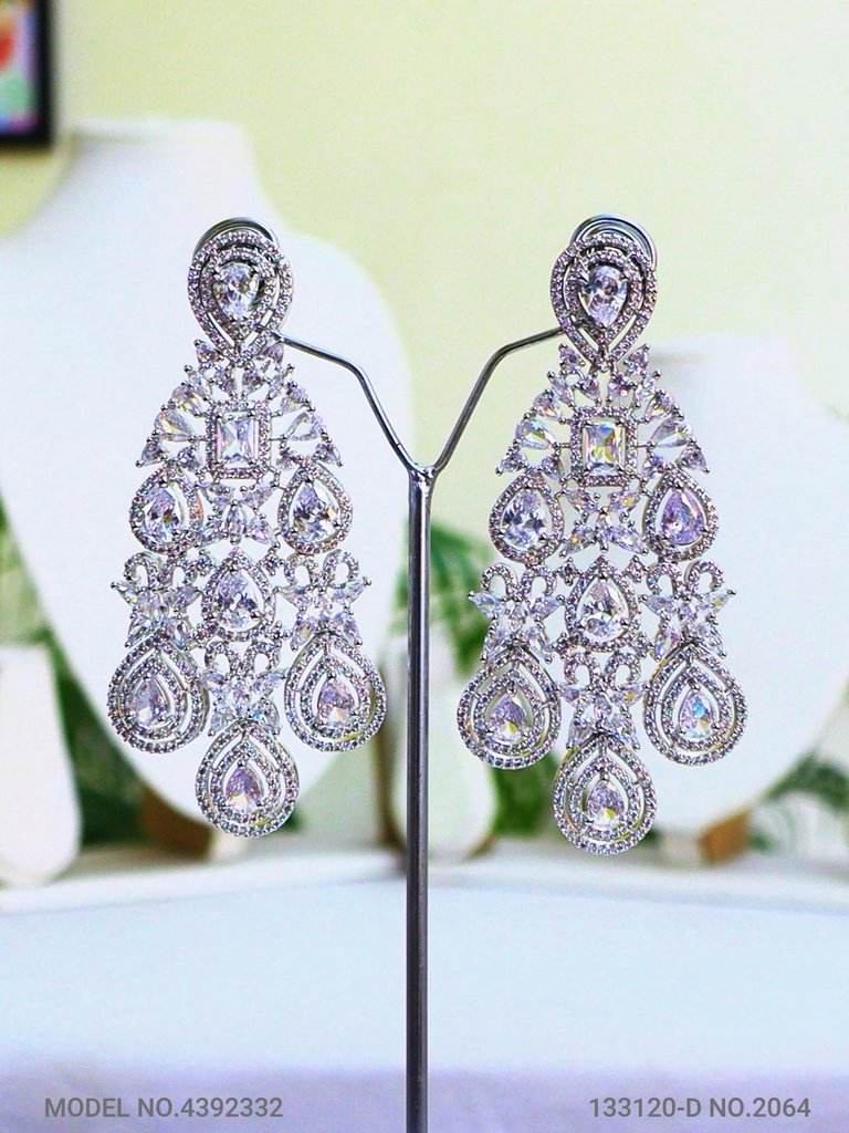 Amazing Traditional Jewelry Set - View B
