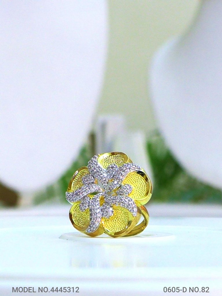 Majesty CZ Ring - Amaara World