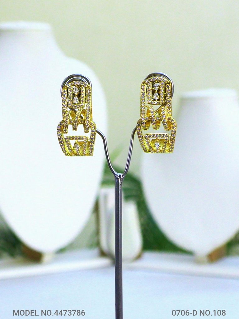 Earrings | Fusion Design - Amaara World