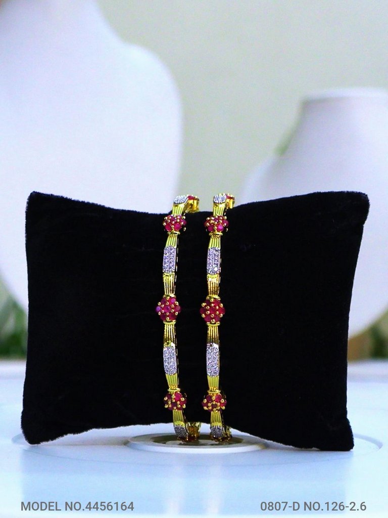 International Glow CZ - Amaara World