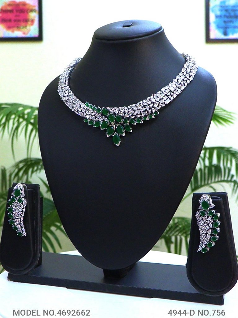 Tradition and Trend goes to a Party - Amaara World