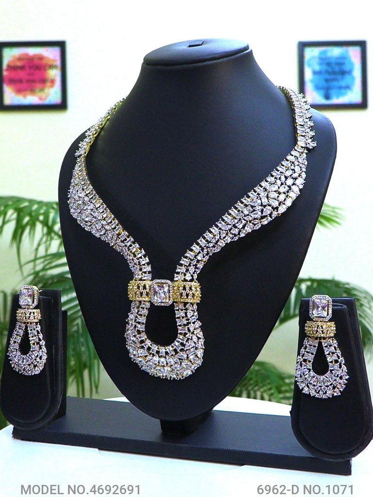 A Masterpiece | Handcrafted Traditional Jewellery Set - Amaara World