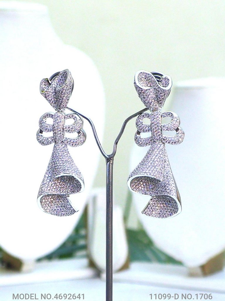 Wholesale Traditional Necklace Set - View B