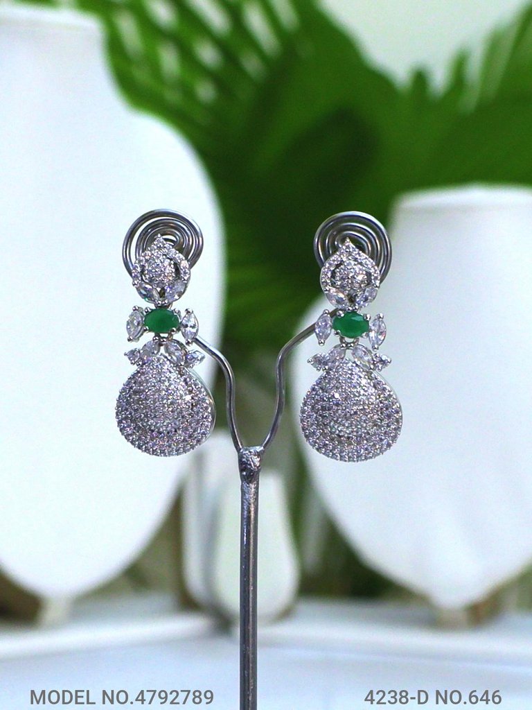 Handmade Traditional Masterpiece Zircon Jewelry Set - View B