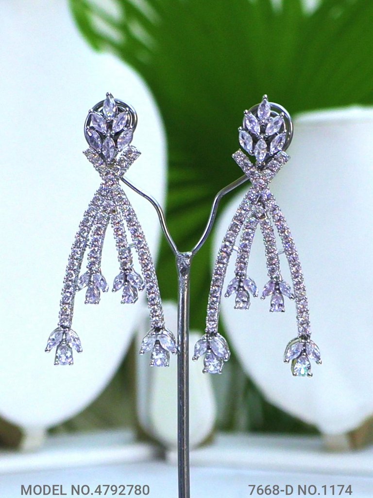 Traditional Necklaces in Trend - View B