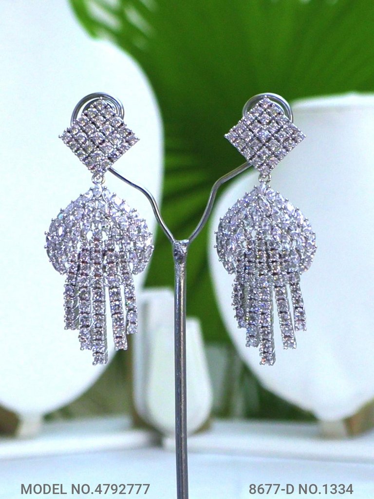 Tradition and Trend goes to a Party - View B