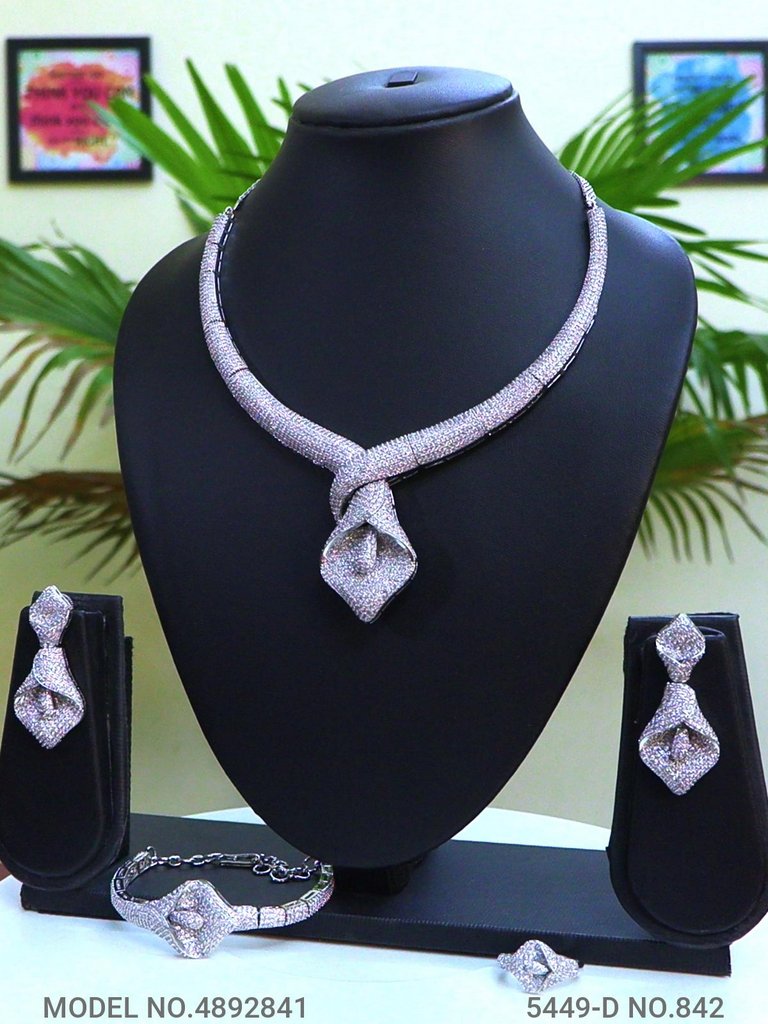 Indian Craftsmanship at its Best ! - Amaara World