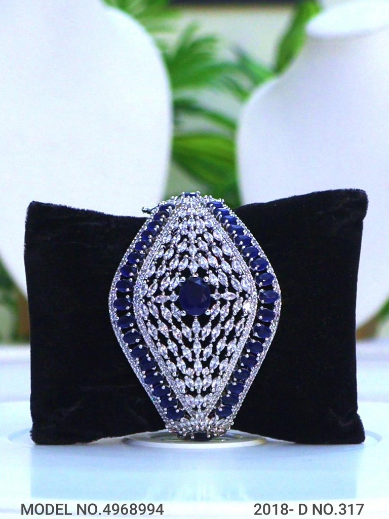 Urban Shine CZ - Amaara World
