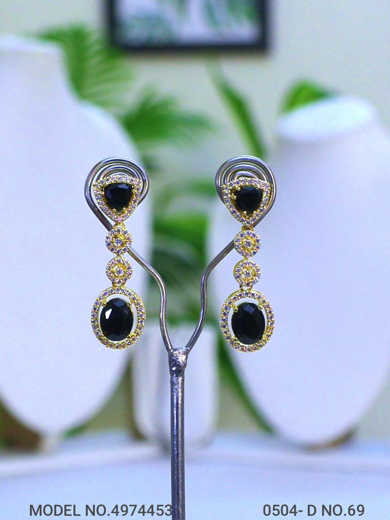 Unique Gift for Party wear - Amaara World