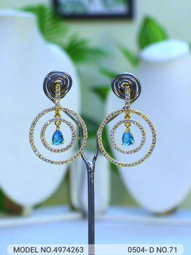 Earrings made of Cubic Zircons - Amaara World