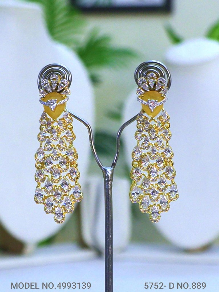 Imitation Diamond Cz Jewelry Set - View B