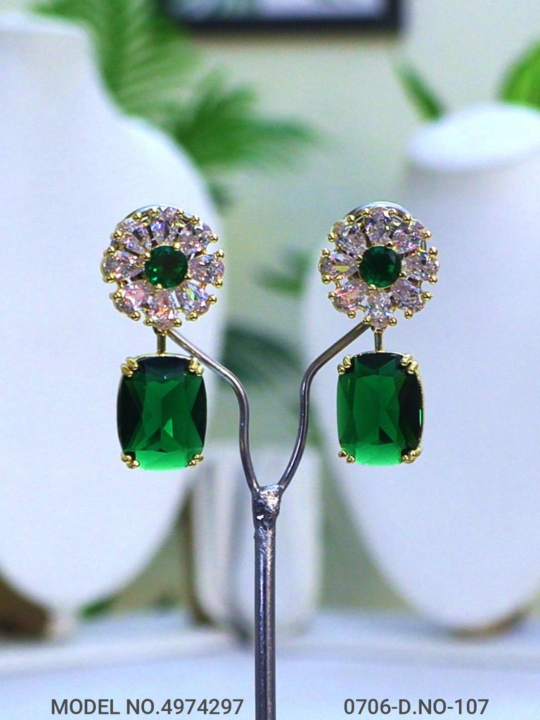 Unique Gift for Party wear - Amaara World