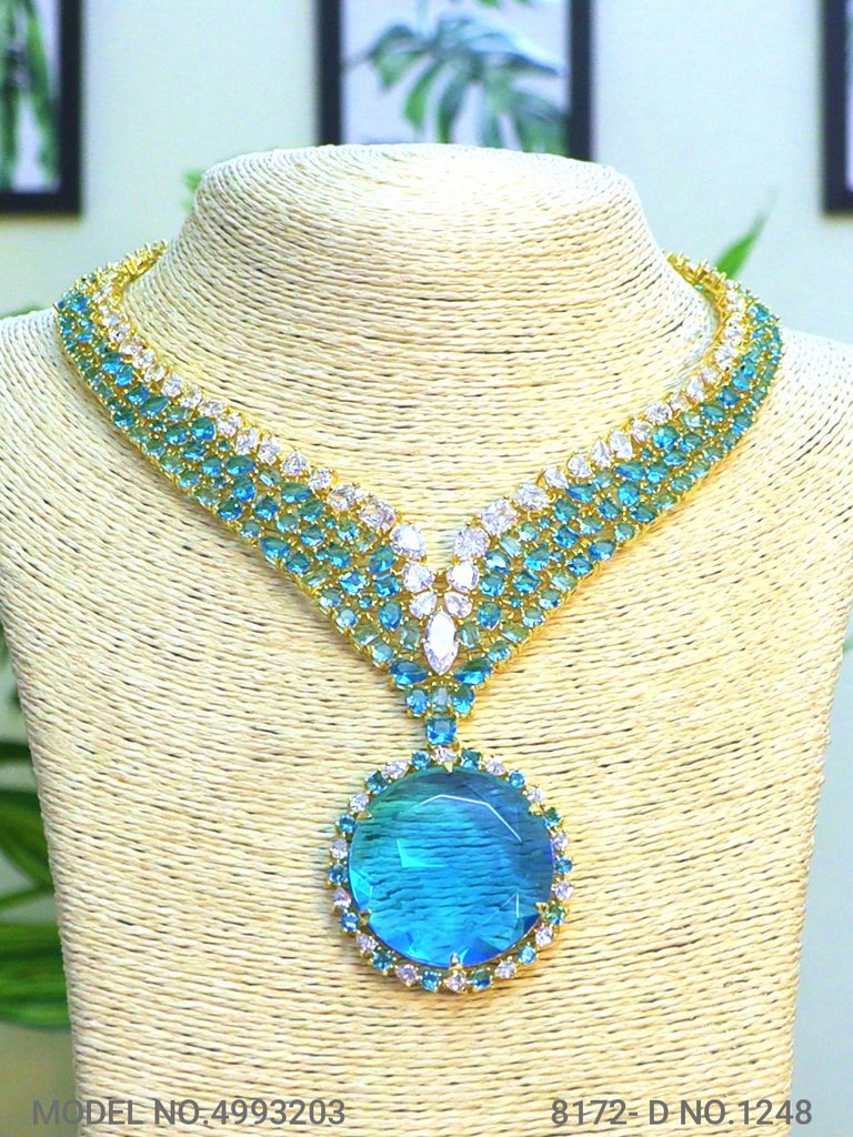 Amazing Traditional Jewelry Set - View B
