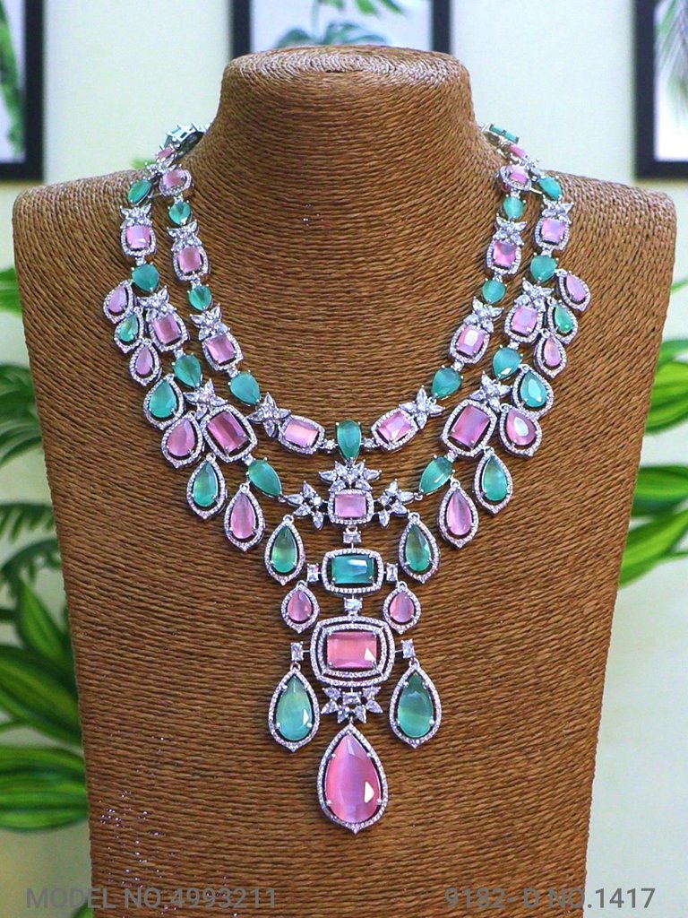Amazing Traditional Jewelry Set - View B