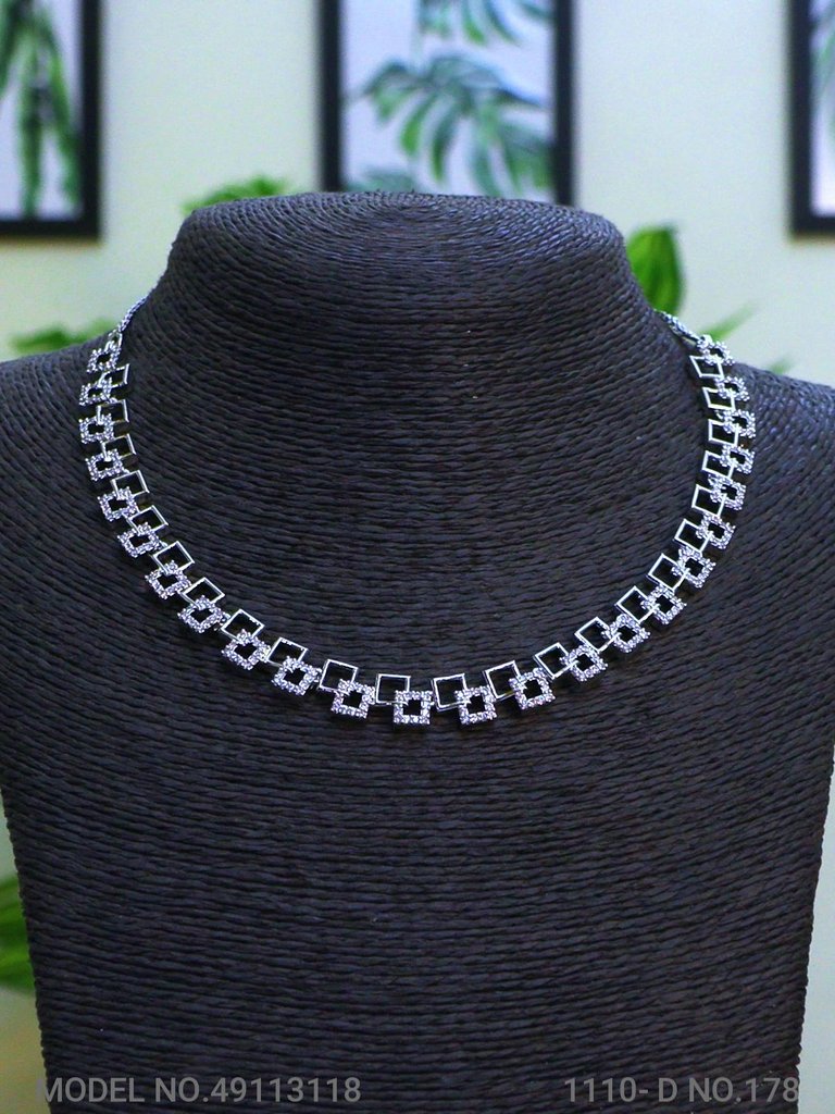 Partywear Classic Jewelry Set - View A