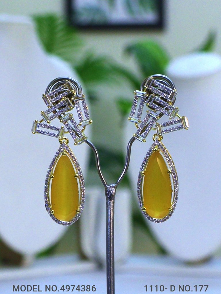 Earrings made of Cubic Zircons