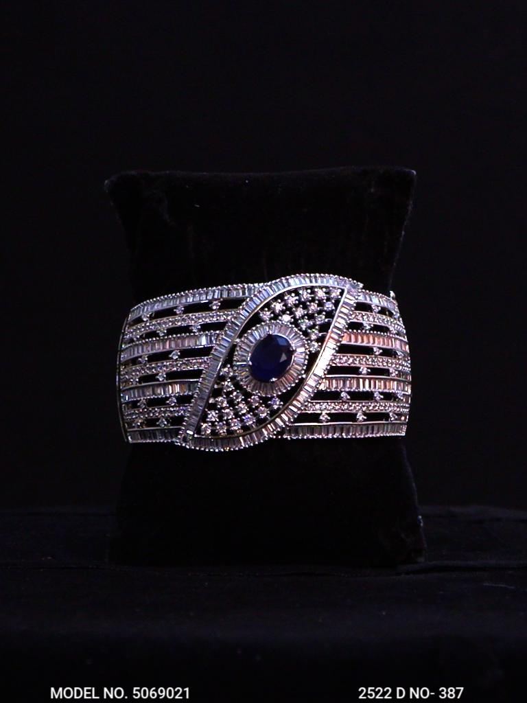 Luxury Line Bracelet - Amaara World