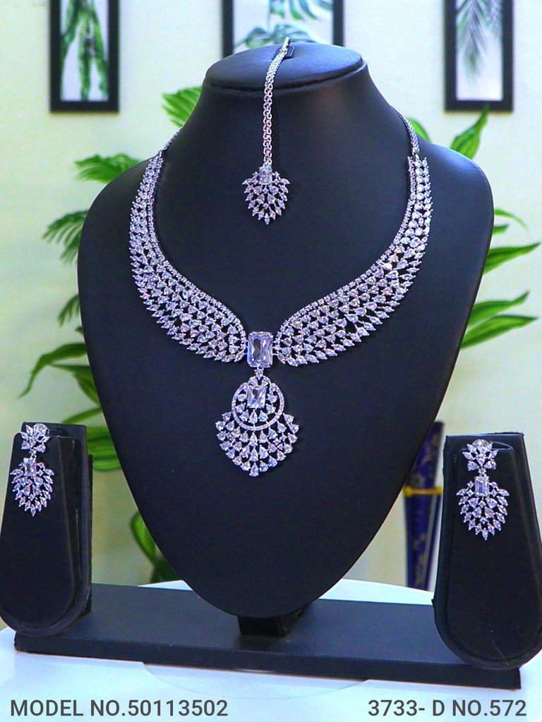 Eye catchy Necklace set - Amaara World