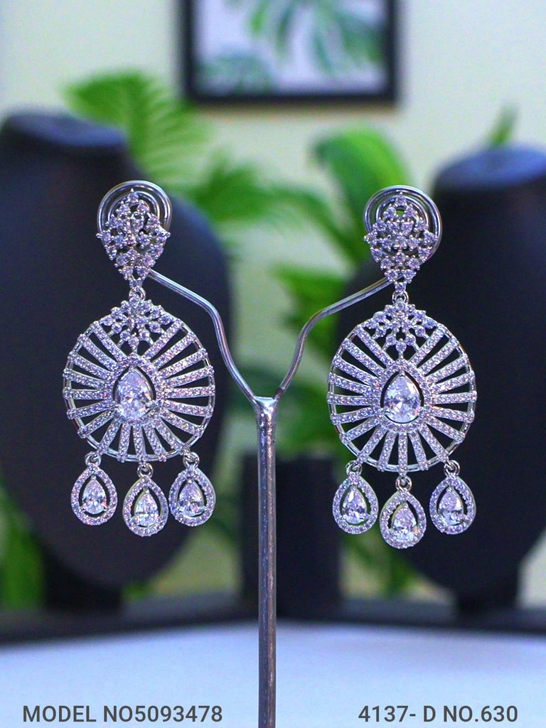 Jewelry straight from Craftsmen - View B
