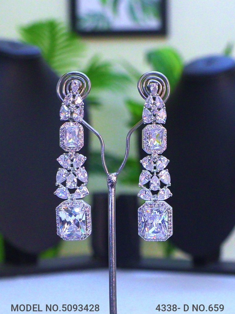 Original Zircon Necklace Set - View B