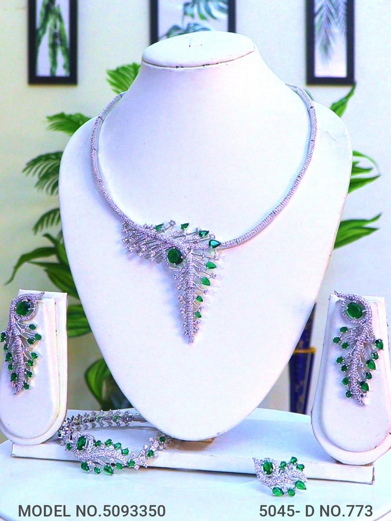 Showstopper Imitation Jewelry Set - Amaara World