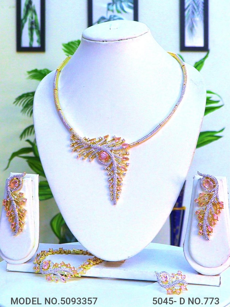 Tradition and Trend goes to a Party - Amaara World