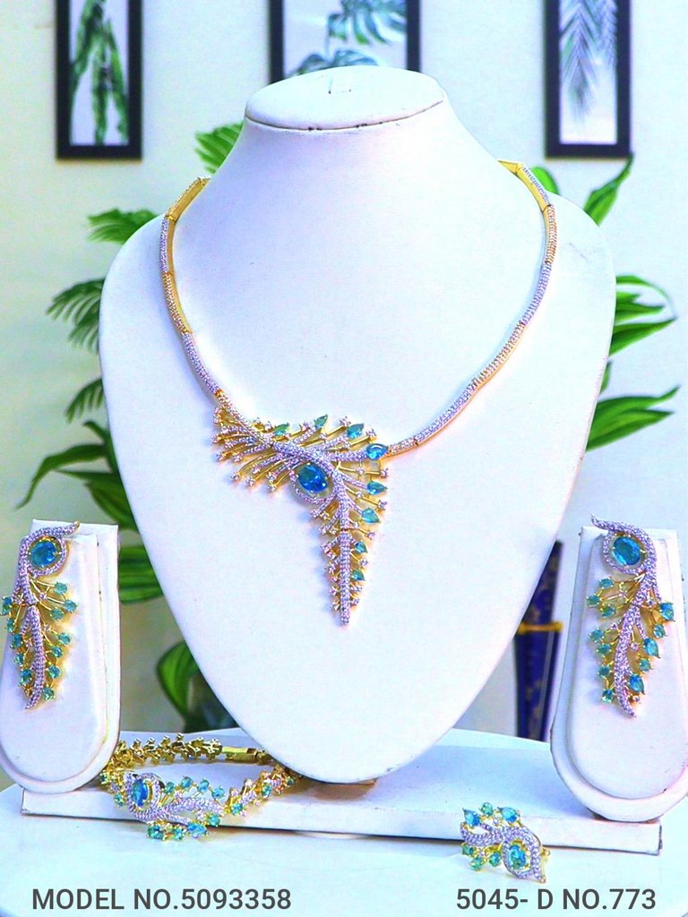 Friendship of Tradition and Trend - Amaara World
