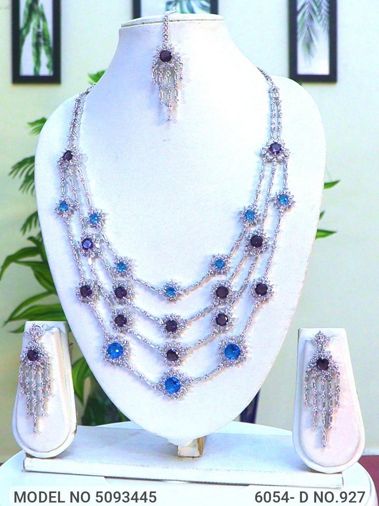 Ideal Gift for Traditional Ladies - Amaara World