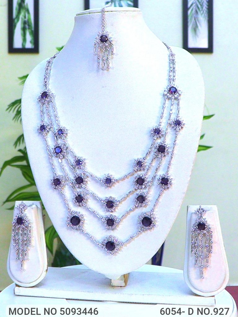 Tradition and Trend goes to a Party - Amaara World