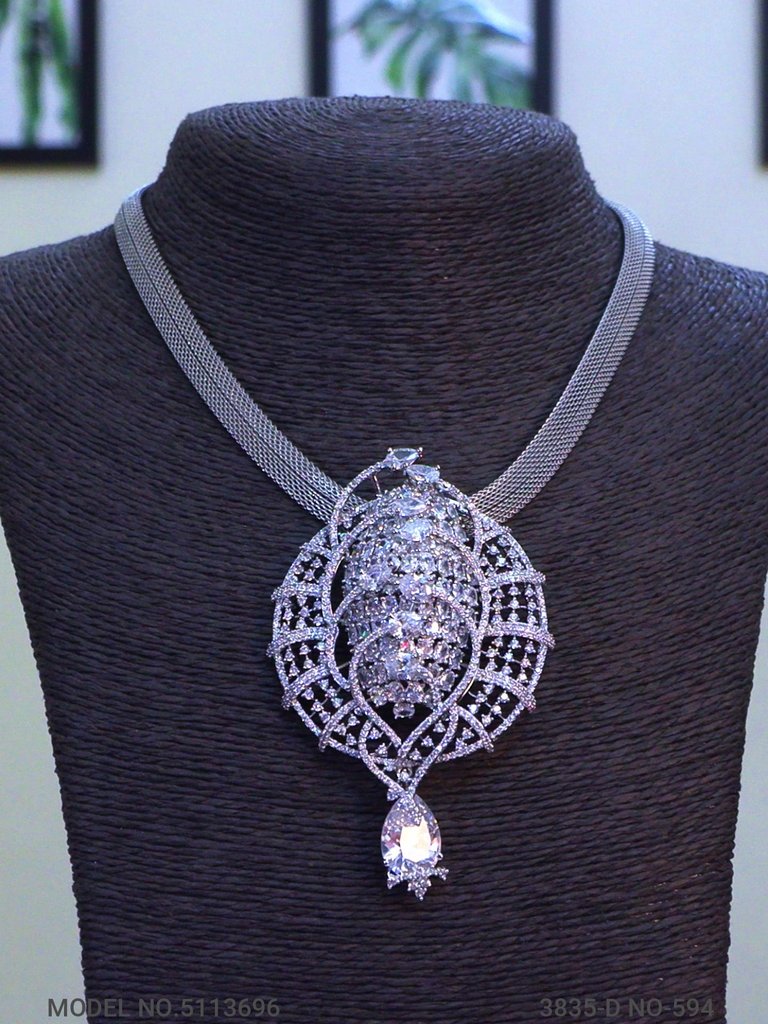 Partywear Classic Pendant Set - View A