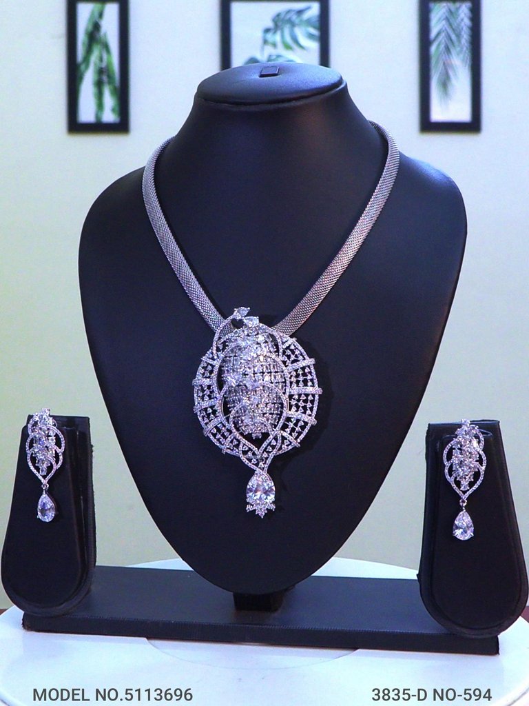 Partywear Classic Pendant Set - Amaara World