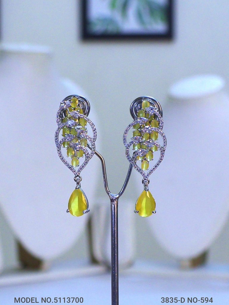 Showstopper Imitation Pendant Set - View B
