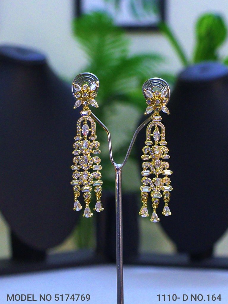 Zircon Earrings can be a Gift - Amaara World