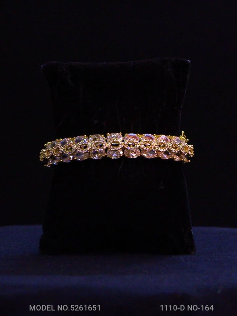 International Glow CZ - Amaara World