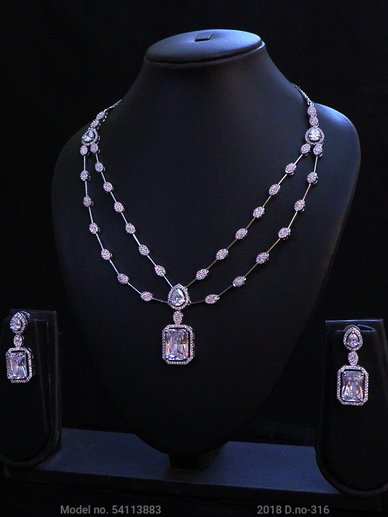 Necklace Set crafted for bold Women - View A