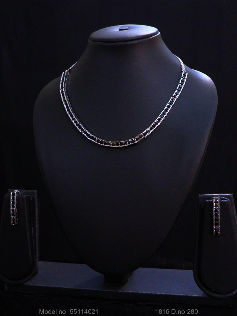 Eye catchy Necklace set - View A