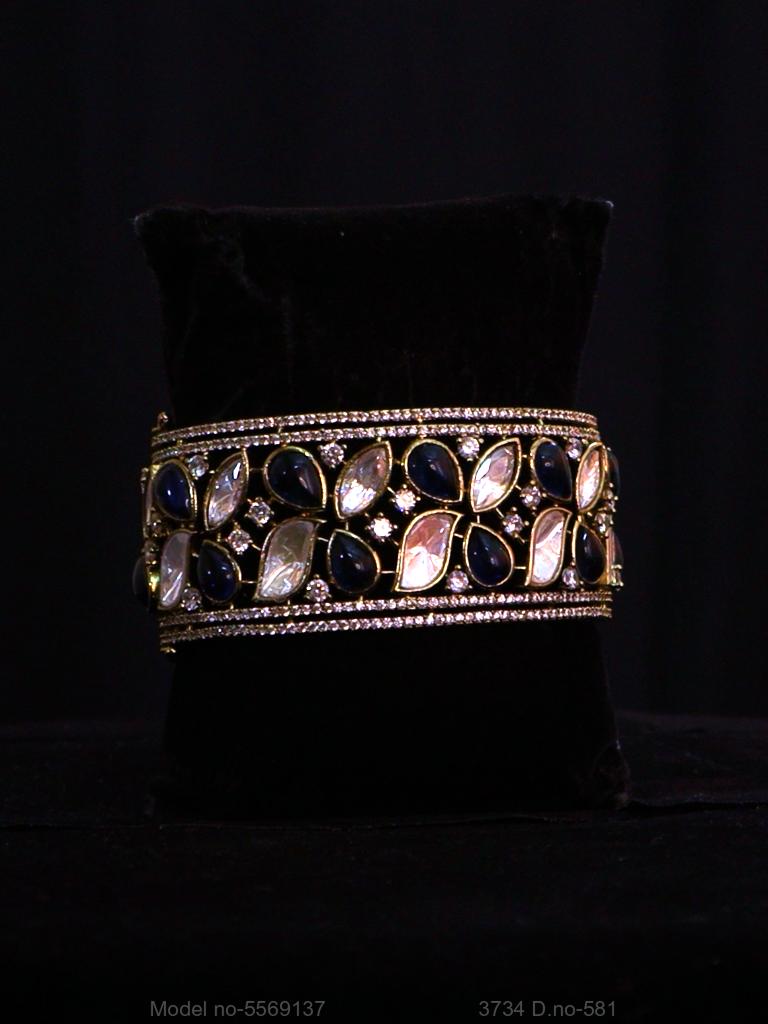 Classy Line Bracelet - Amaara World