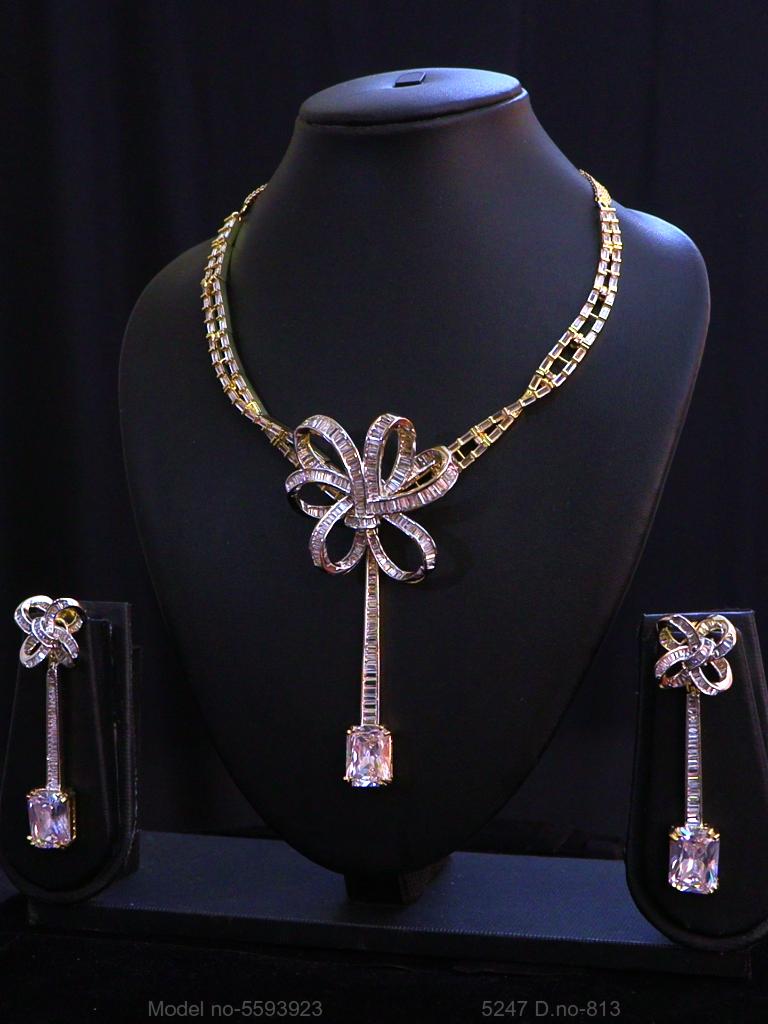 Necklace Designed by Passionate Craftsmen !